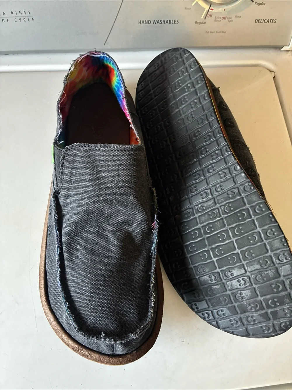 Sanuk wear embroidered rainbow